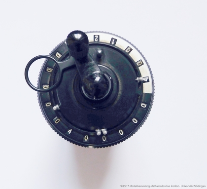 Calculating machine Curta I